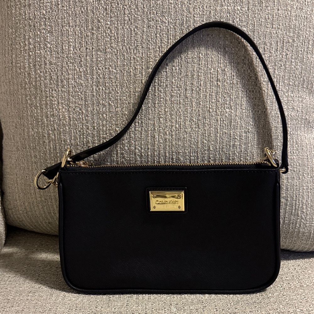 Calvin Klein Elegant Black Shoulder Bag